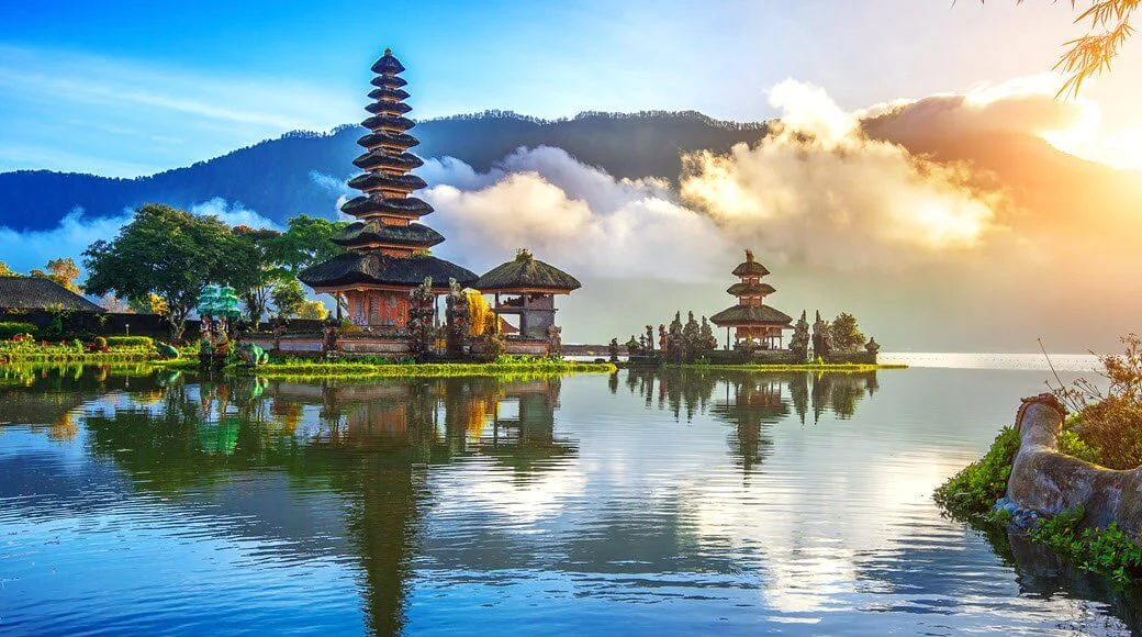 Ulun Danu Beratan Temple — Bali attraction near Villa Frangipani Canggu